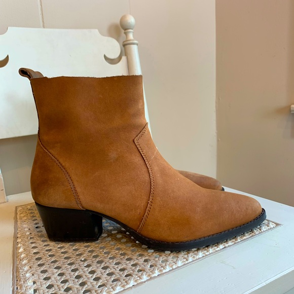 SPLENDID SUEDE BOOTS, BROWN, SIZE 8 - Picture 2 of 7